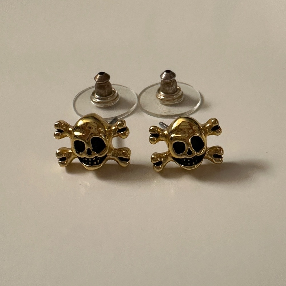 New Disney Pirates Gold Skull and Crossbones Earrings Jewelry Accessories